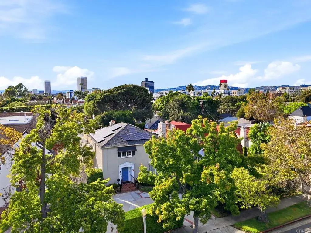 949 S Highland Avenue, Los Angeles