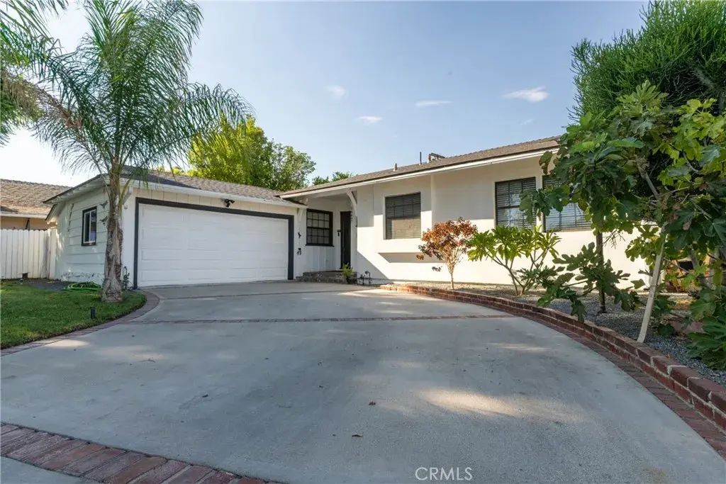 16607 Bahama, North Hills