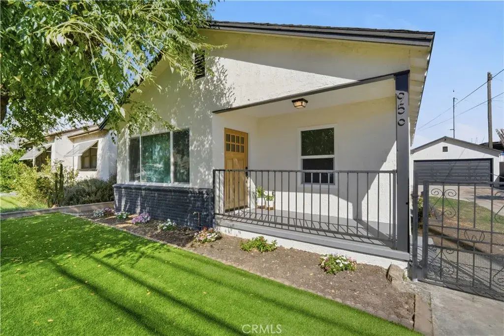 956 S Reservoir, Pomona