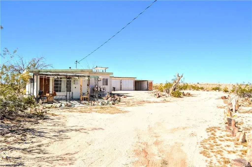 4040 Peter Rabbit, 29 Palms
