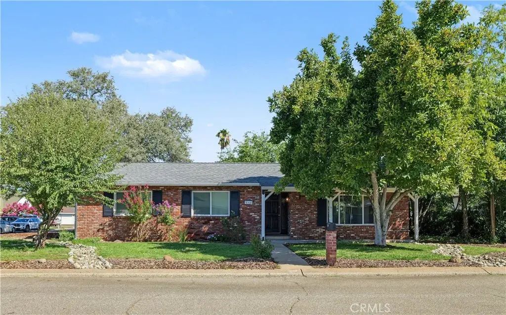 564 Estate Street, Redding