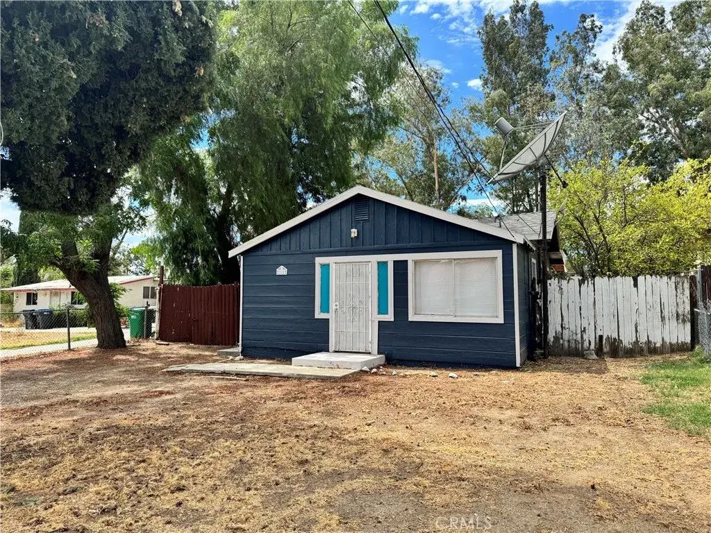 311 Sunrise, Banning