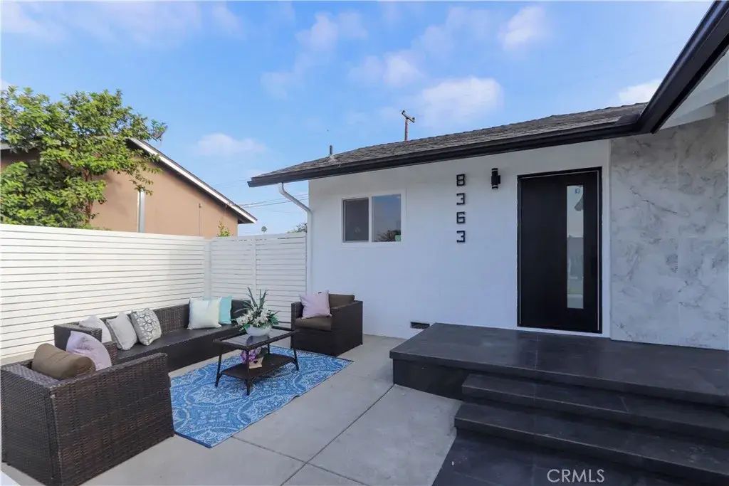 8363 Palais, Stanton