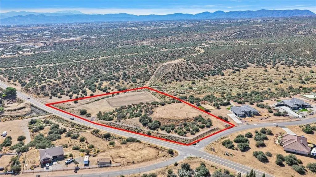 8089 Arrowhead, Phelan