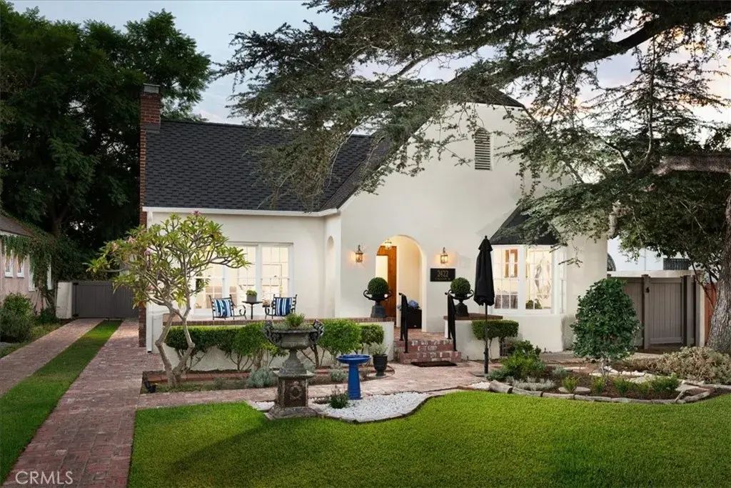 2422 N Heliotrope, Santa Ana