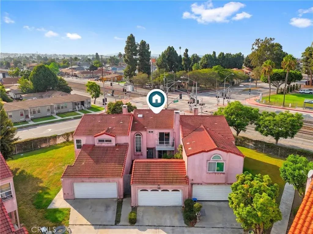 106 Racquet Club, Compton