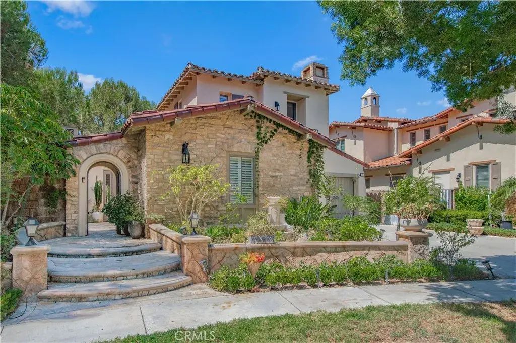 21 Rose Trellis, Irvine