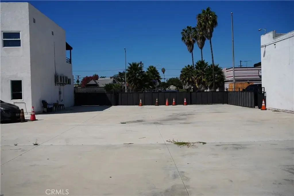 7508 S Western Ave, County - Los Angeles