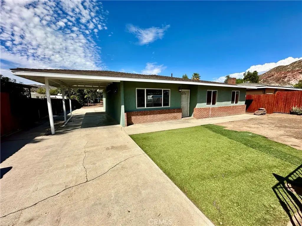 31770 Wakefield, Homeland