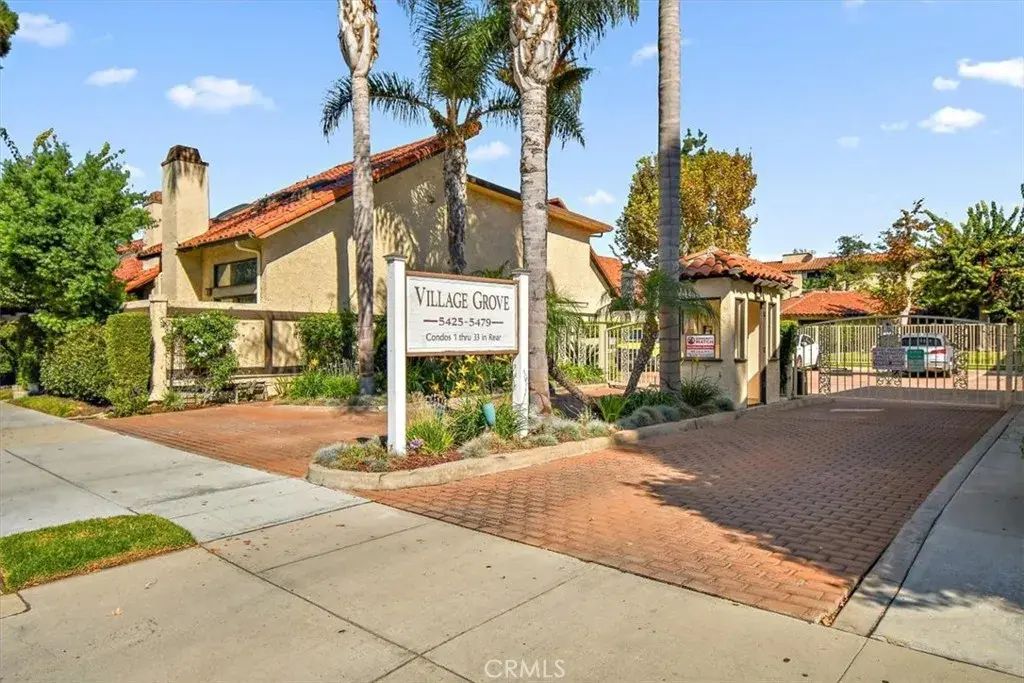 5465 E Centralia, Long Beach