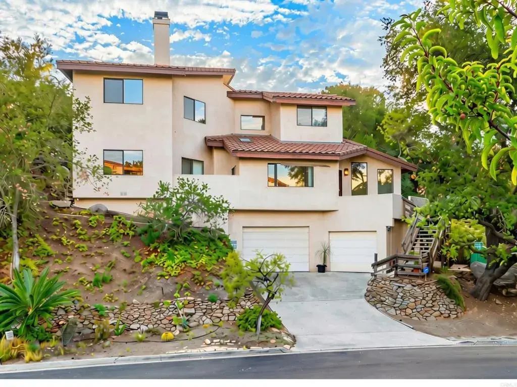 28338 Meadow Glen Way West, Escondido