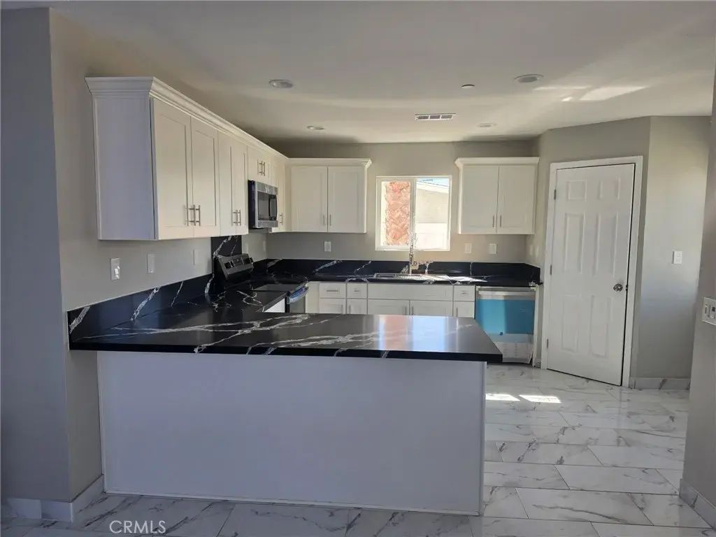 419 W Devonshire Avenue, Hemet