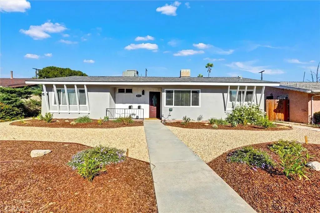 8612 Mason, Winnetka