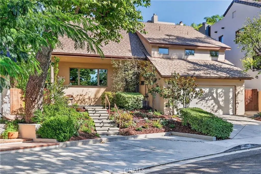 4262 Levitt, Sherman Oaks