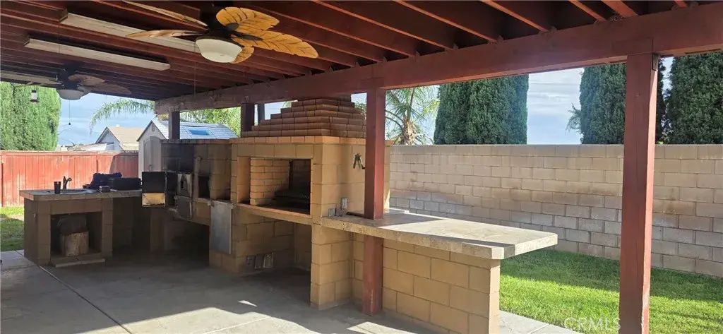 2633 W Loma Vista Drive, Rialto
