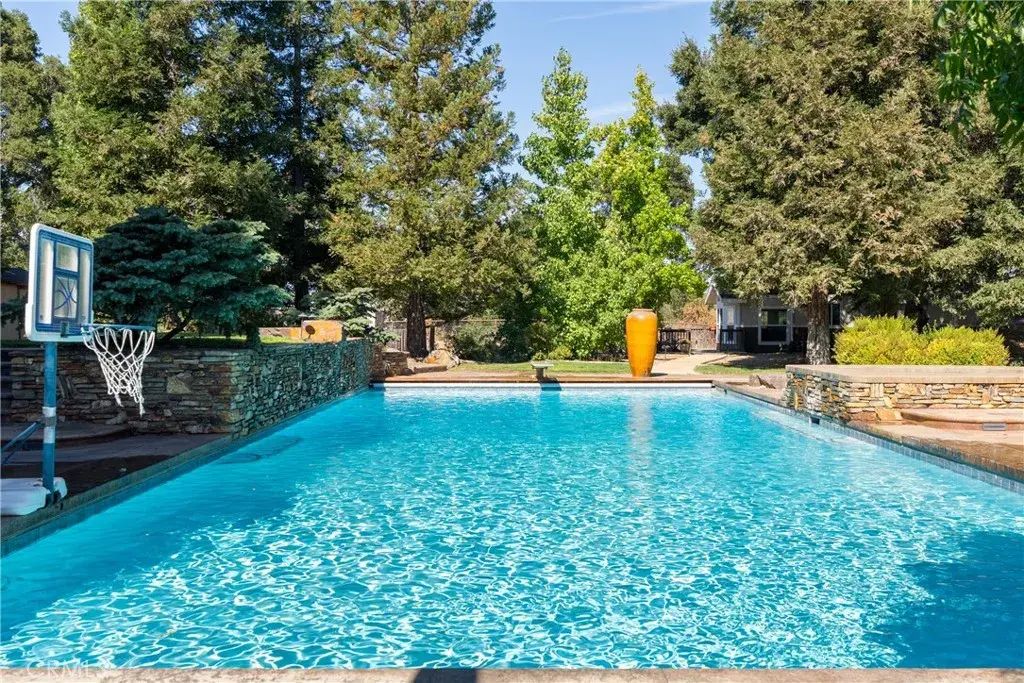 2255 Ferrocarril, Atascadero