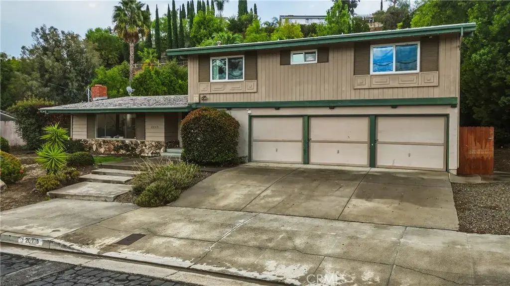 20164 Santa Rita, Woodland Hills