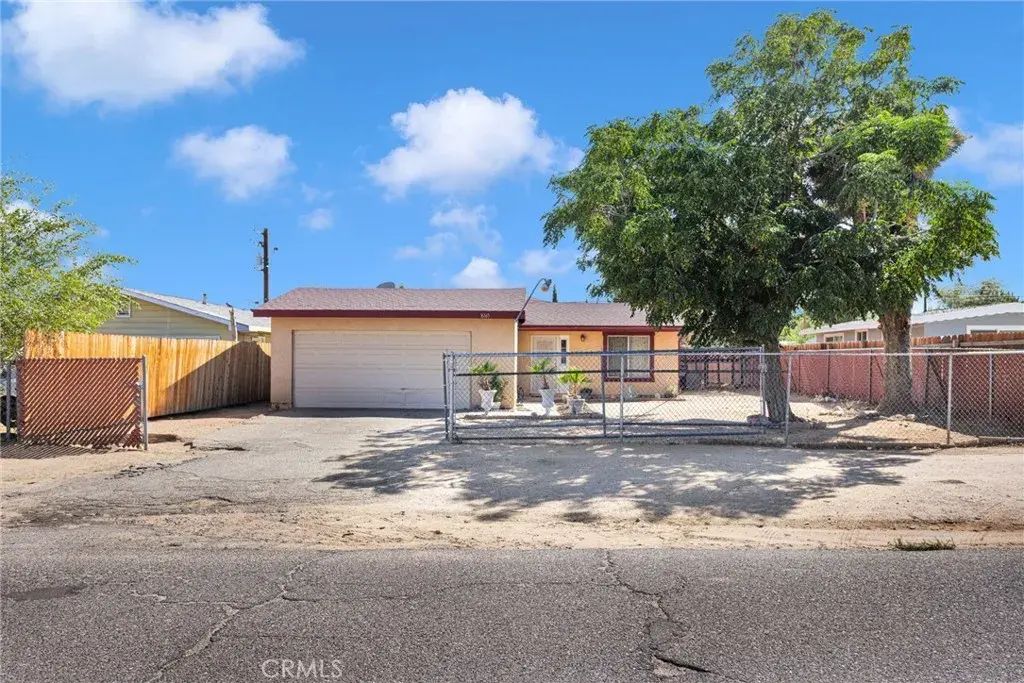 16165 Pine, Hesperia