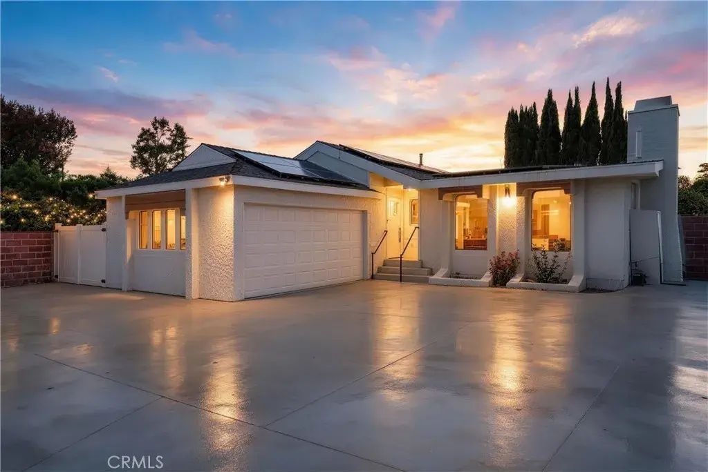 6246 Fallbrook, Los Angeles