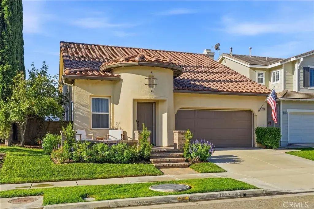 27933 Mariposa Street, Valencia
