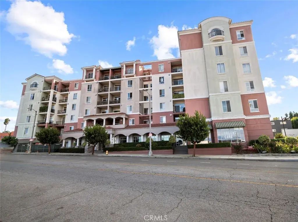 3750 Santa Rosalia 303, Los Angeles