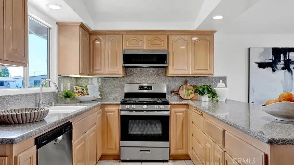 13572 Yosemite, Westminster