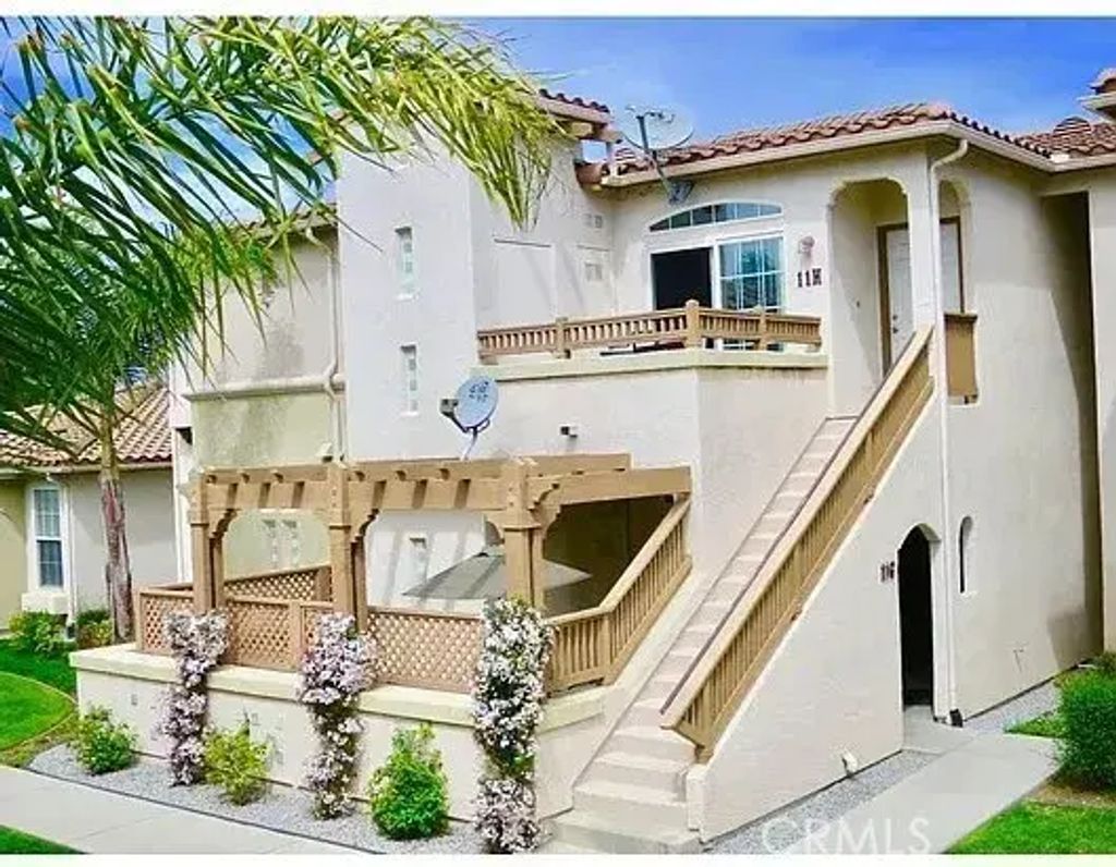 310 E Mccoy Lane 11g, Santa Maria