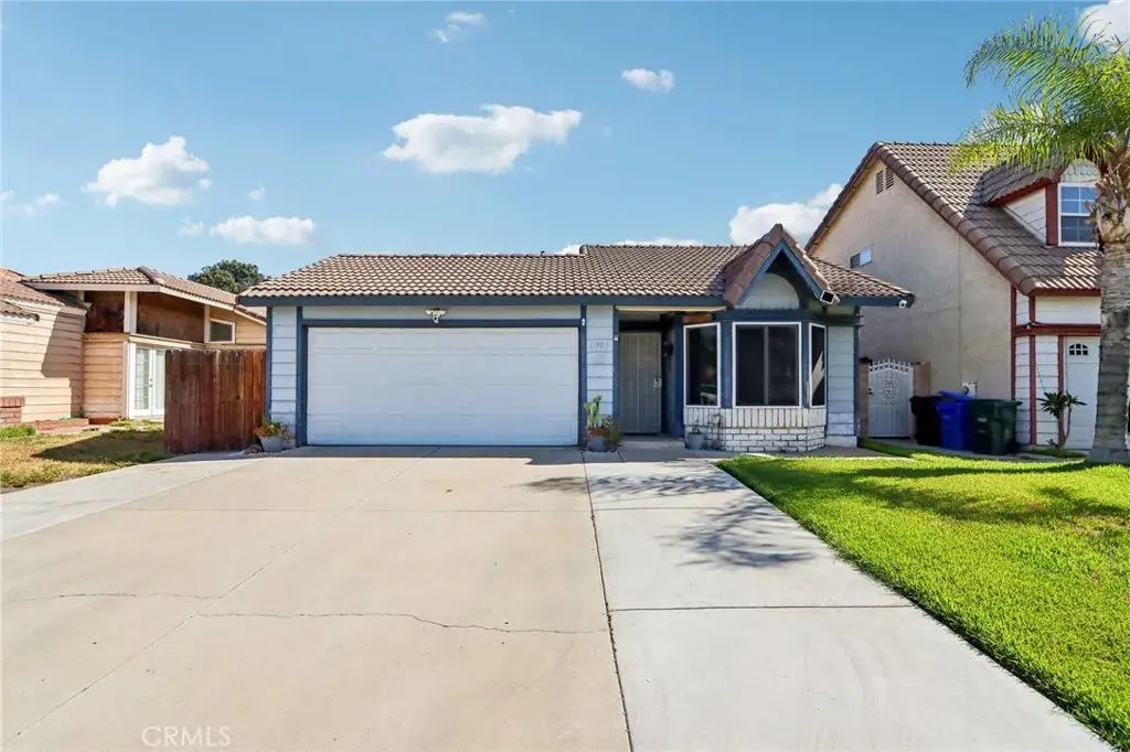 11981 Rancherias, Fontana