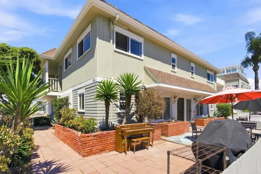 806 Manhattan Ct, Pacific Beach (san Diego)