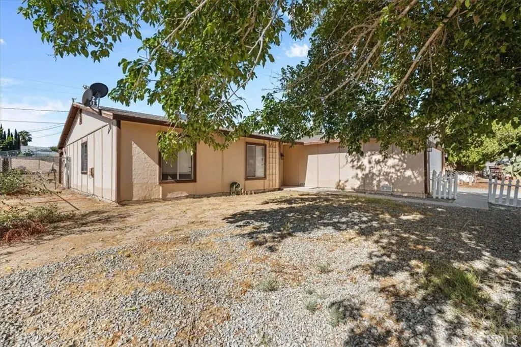 16070 Andover, Victorville