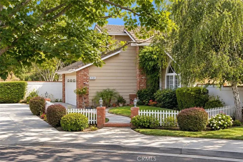 25101 Danalaurel, Dana Point