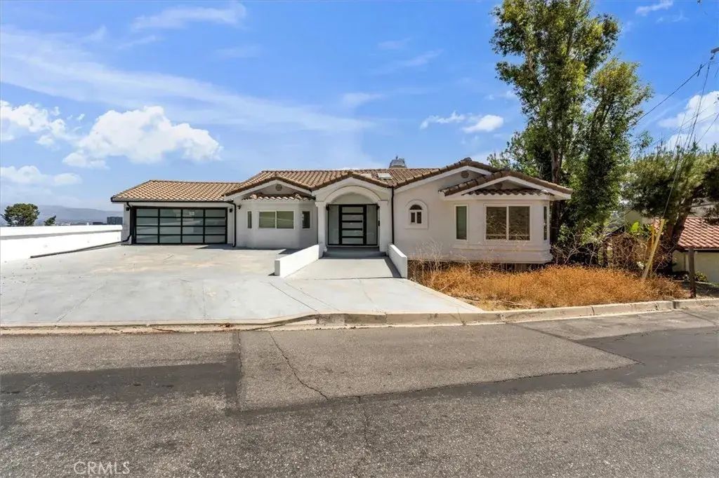 5096 Llano Drive, Woodland Hills