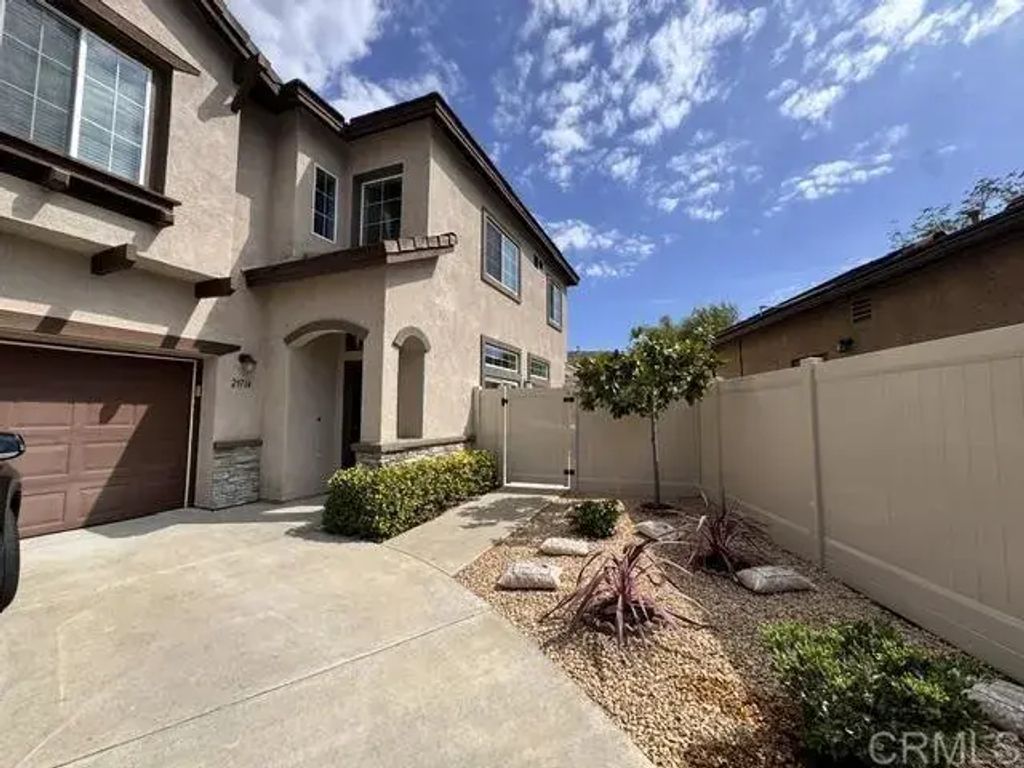 29714 Canyon Wash Court, Escondido