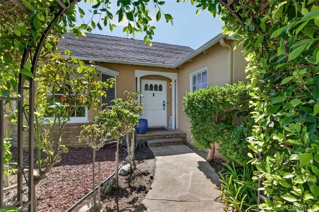 900 E Mountain, Glendale