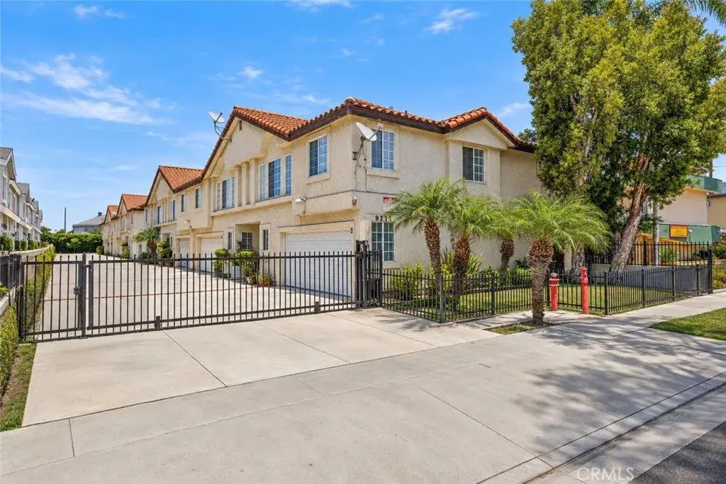 9333 Elm Vista Drive 4, Downey