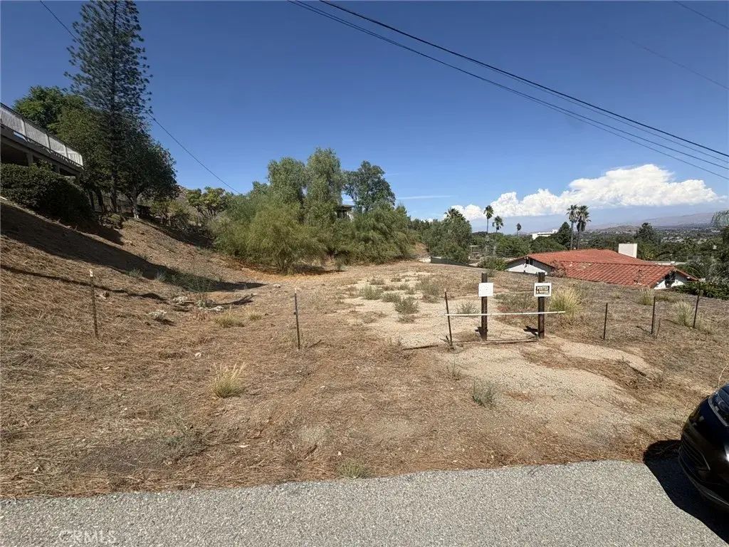 12115 Knoefler, Riverside