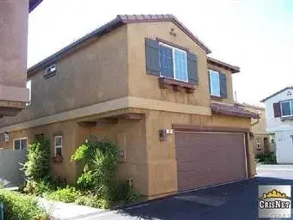9427 Lemona 24, North Hills