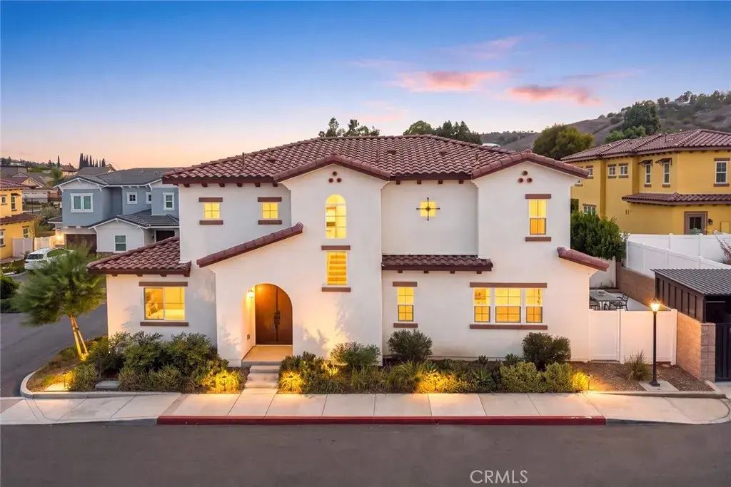 1371 Point Loma, Walnut
