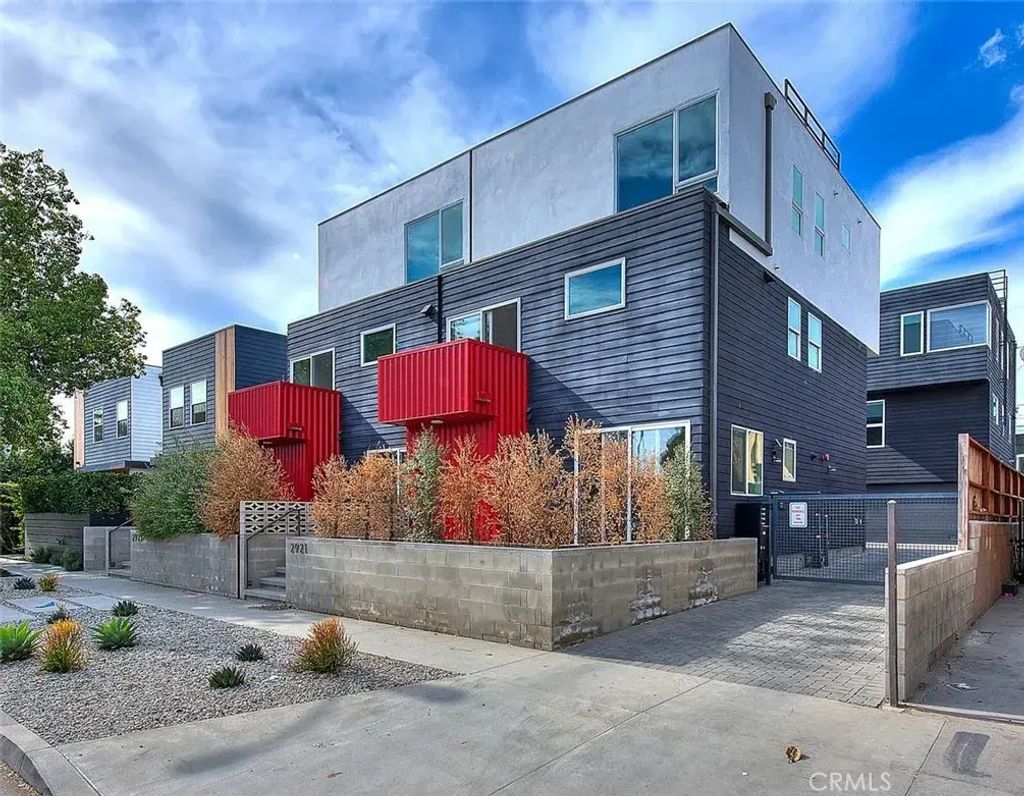 2925 S Cloverdale Avenue, Los Angeles