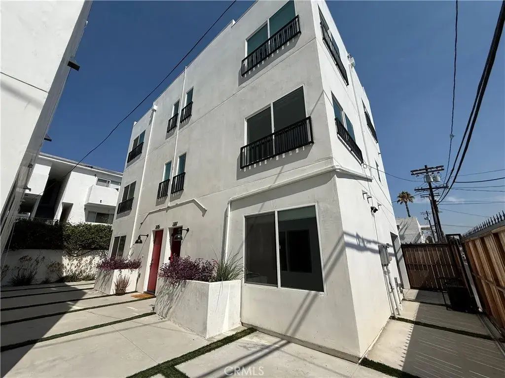 21715 Hart Street, Canoga Park