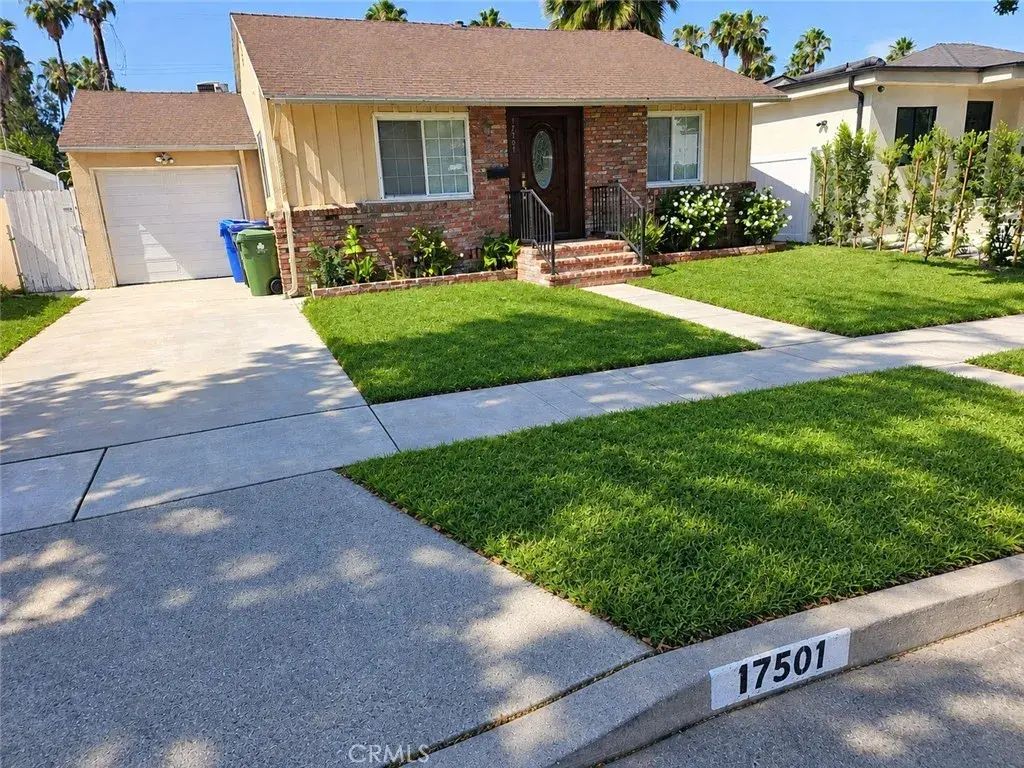 17501 Bullock, Encino