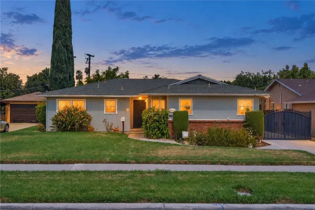 5433 Rochester Street, Riverside