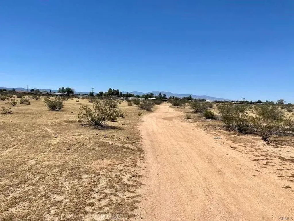 Joshua Rd. 043914124, Apple Valley