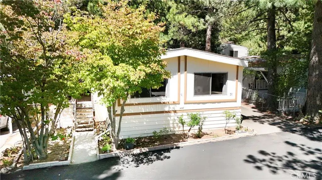 22899 Byron Road 31, Crestline