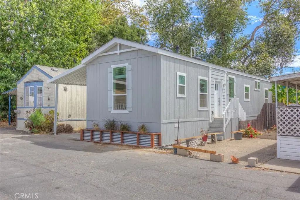 520 Pine 11, Goleta