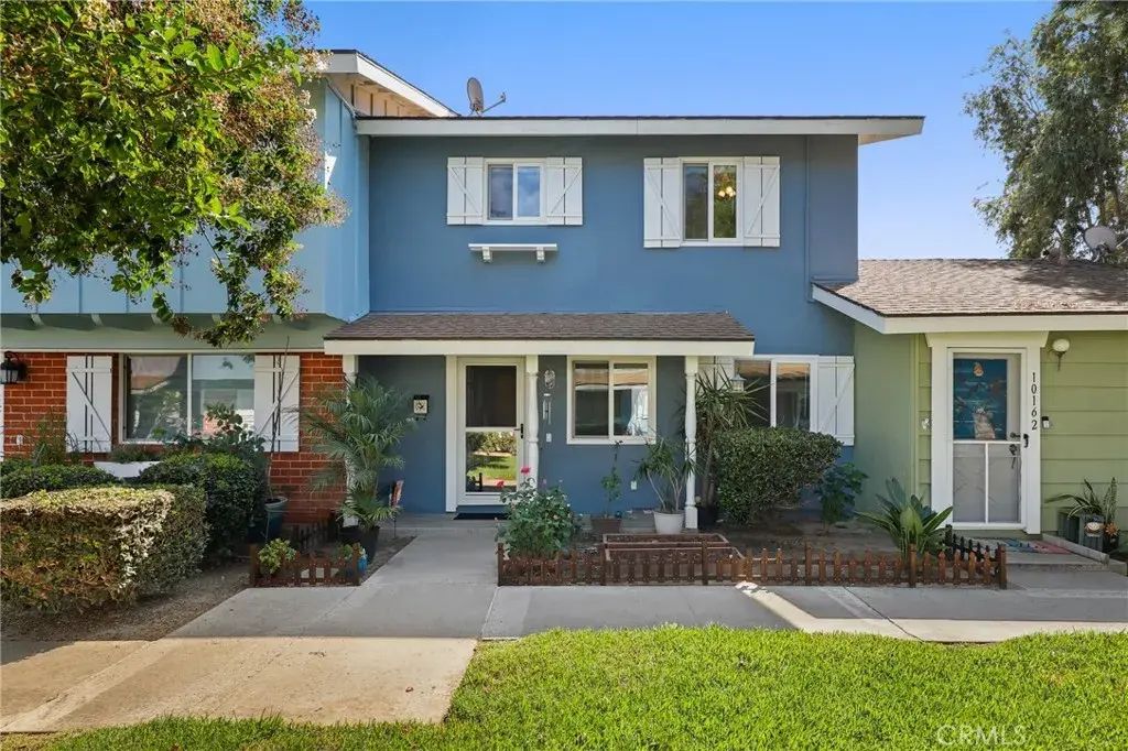 10160 Ascot Circle, Huntington Beach