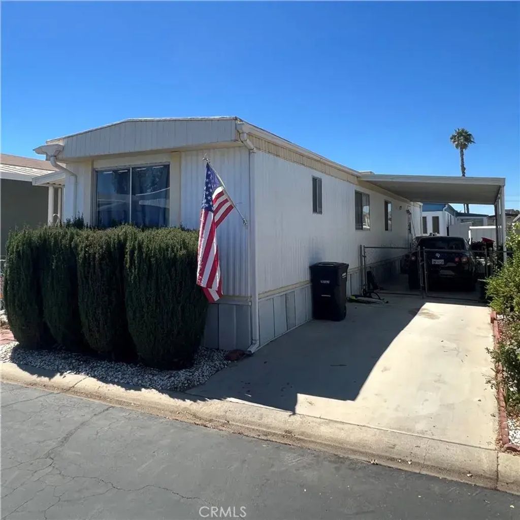 1150 N Kirby 53, Hemet