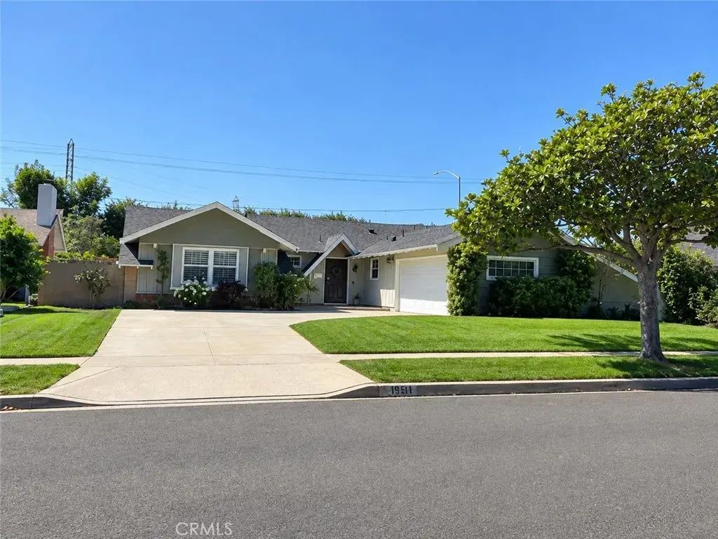 11591 Martha Ann, Los Alamitos