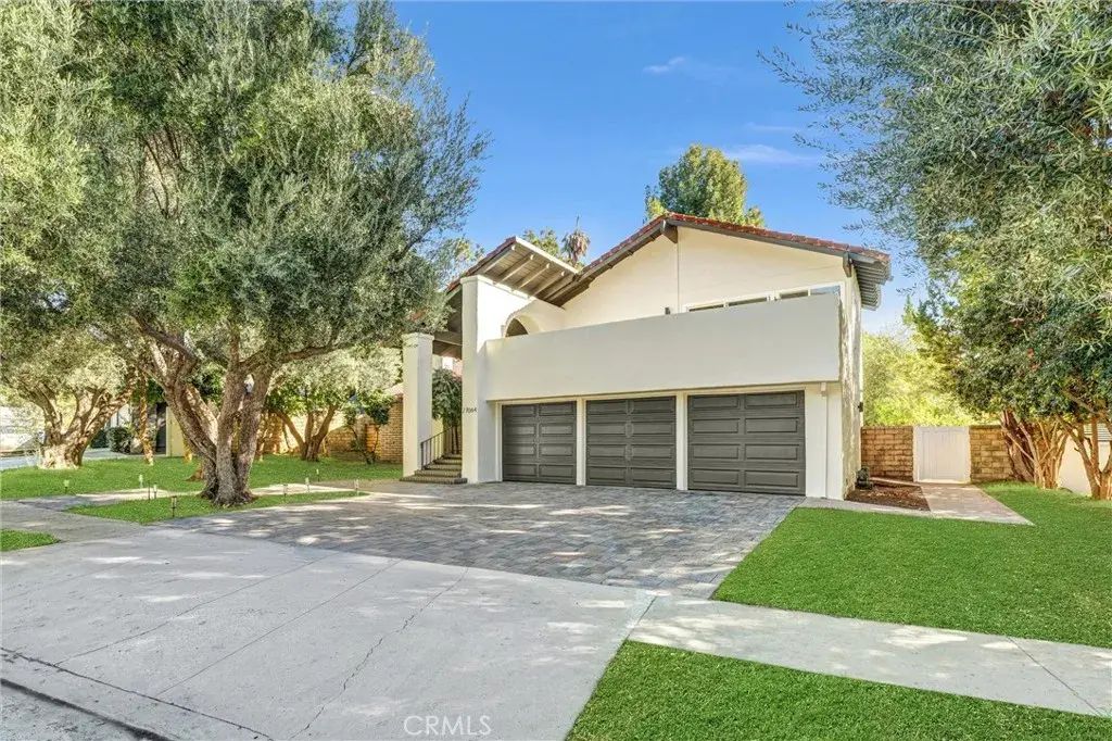 27064 Esward Drive, Calabasas