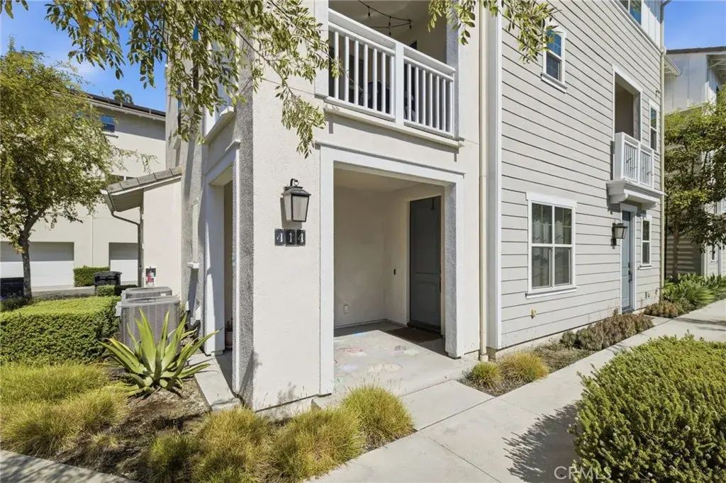 414 Lucent, Stanton
